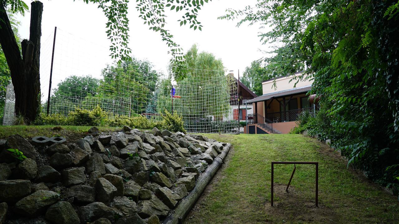 Tobo House Along The River Danube Radvaň nad Dunajom 외부 사진